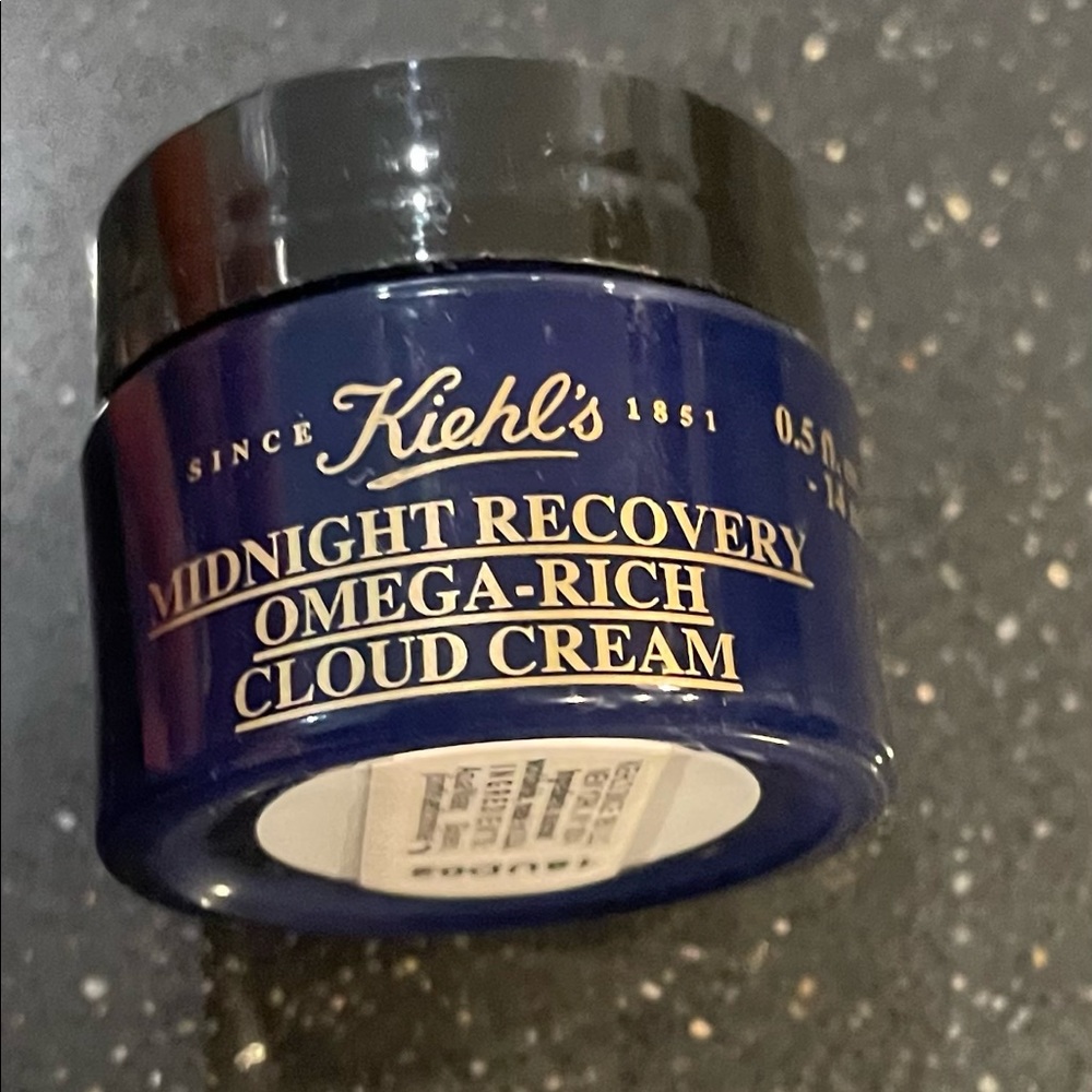 Kiehl’s Midnight Recovery Omega Rich Cloud Cream